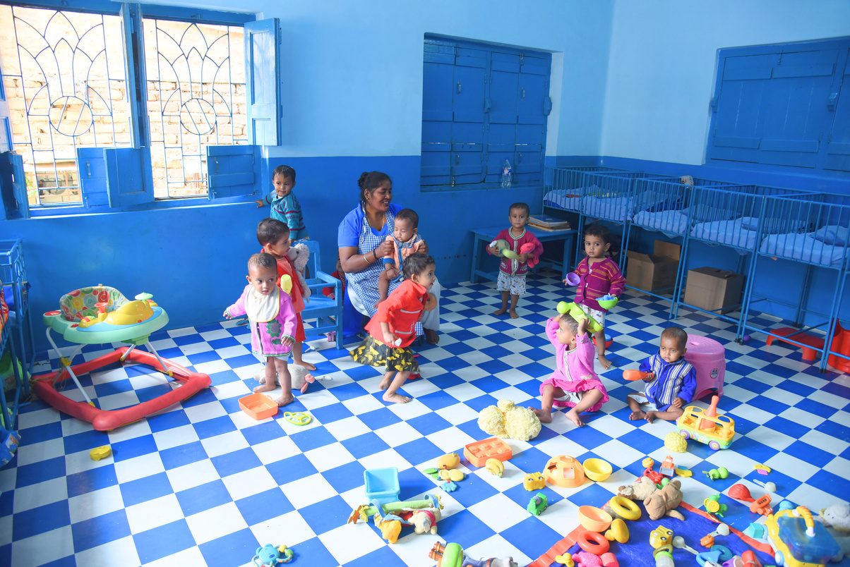 Children at the Pilkhana crèche